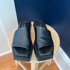 Women’s Vagabond squared toe sandals